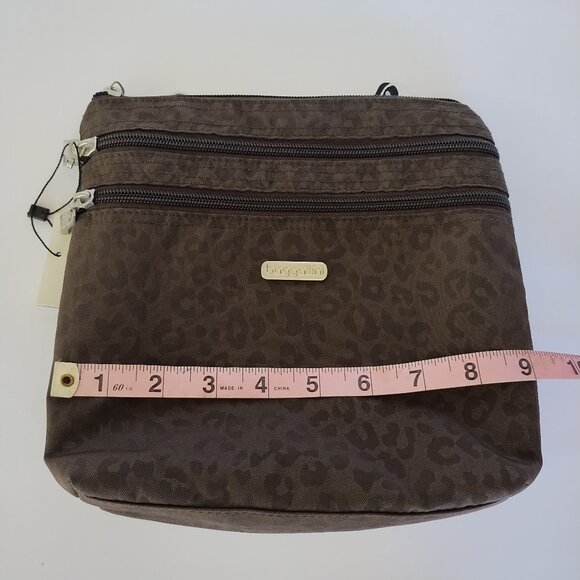 Baggallini Leopard Print Crossbody With Removable Coin Purse NWT - Picture 9 of 13